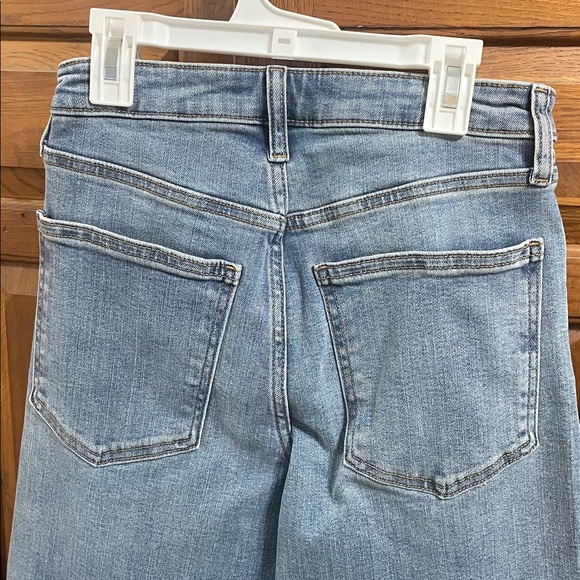 High-Rise Wide Leg Women’s Jeans - Light Blue NEW w tags Sz.6 inseam 31 inches - Picture 8 of 9